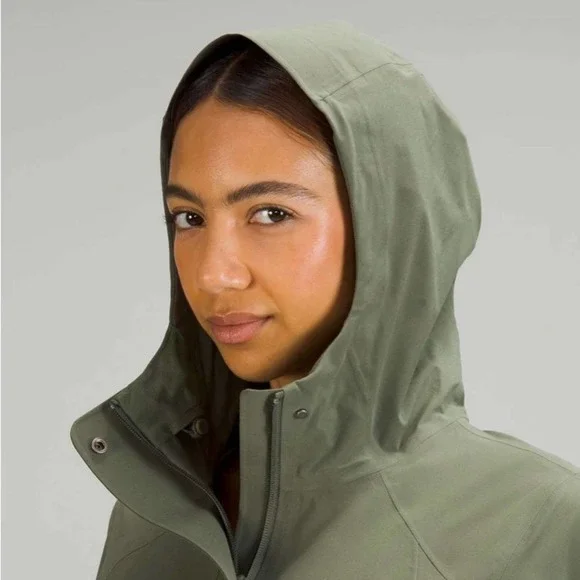 lululemon Rebel stretch rain Jacket